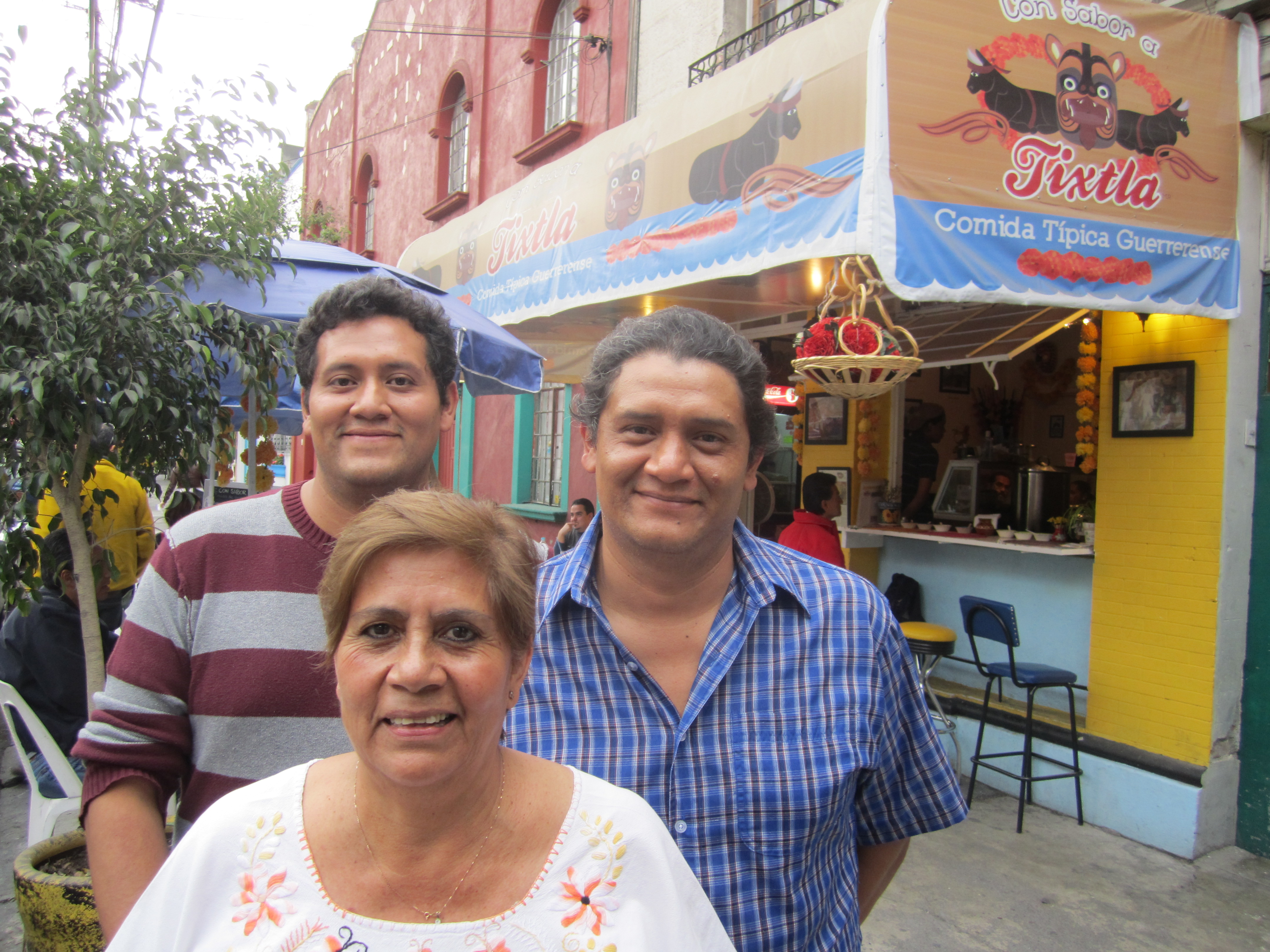 The family behind Con Sabor a Tixtla, from back left: Alfredo, Juan Patricio and Enedina.
